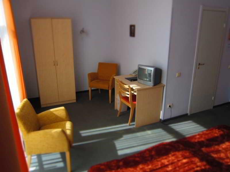 Hotel Vilmaja Riga Buitenkant foto