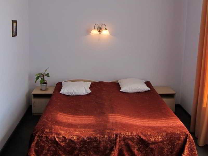 Hotel Vilmaja Riga Buitenkant foto