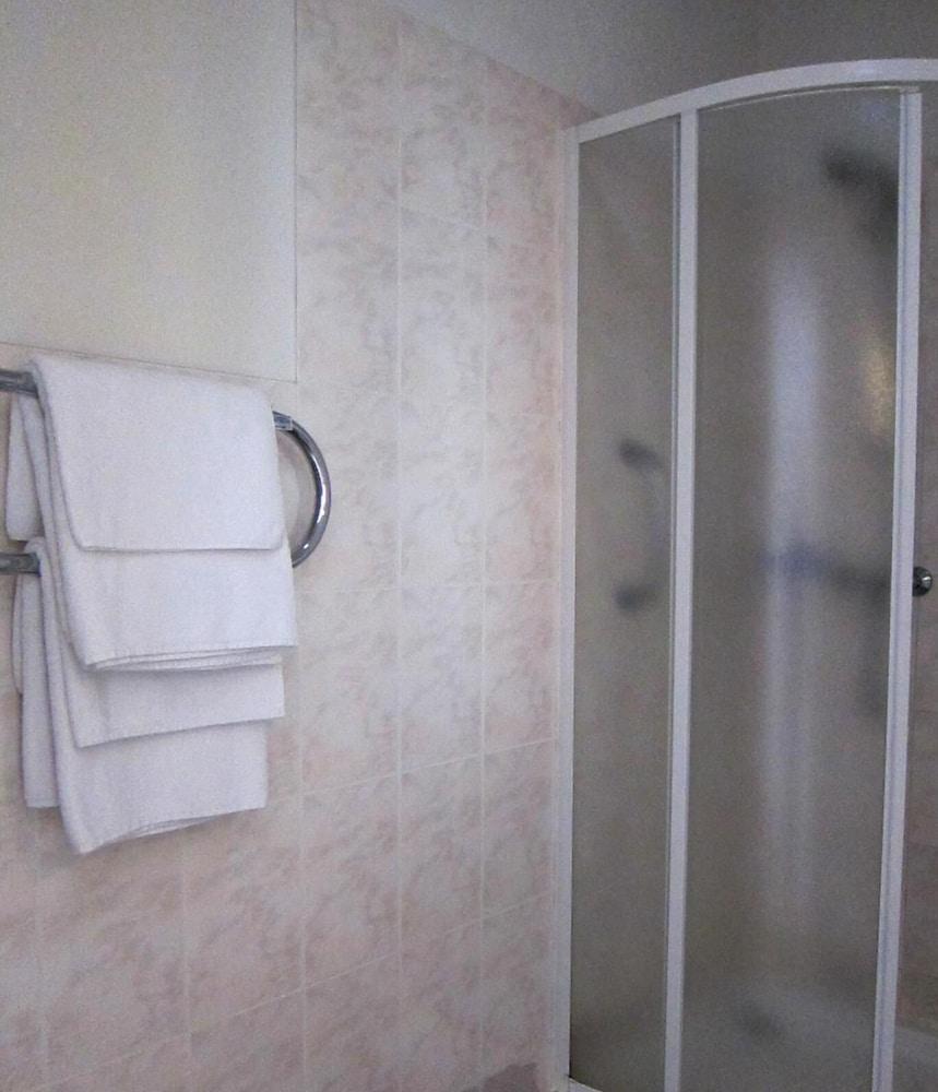 Hotel Vilmaja Riga Buitenkant foto